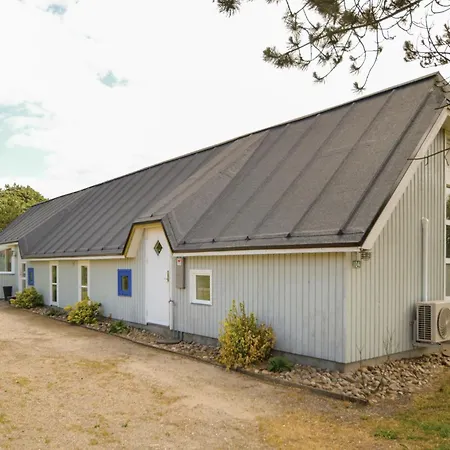 Beach Front Home In Blavand With Sauna Nyaraló