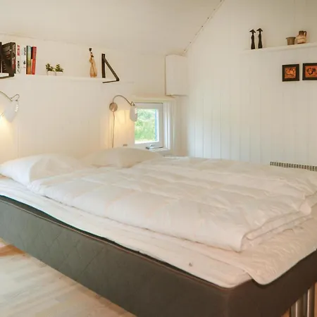 Nyaraló Beach Front Home In Blavand With Sauna Blåvand