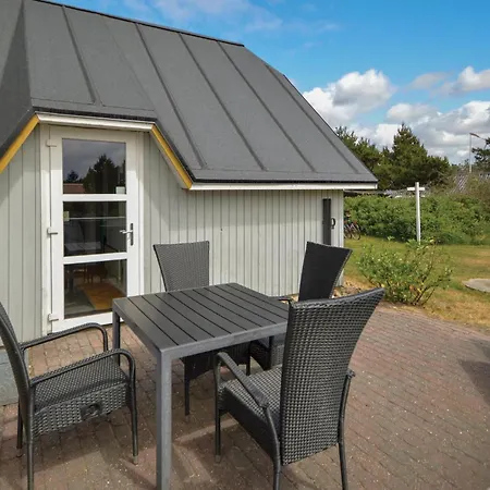 Nyaraló Beach Front Home In Blavand With Sauna Blåvand