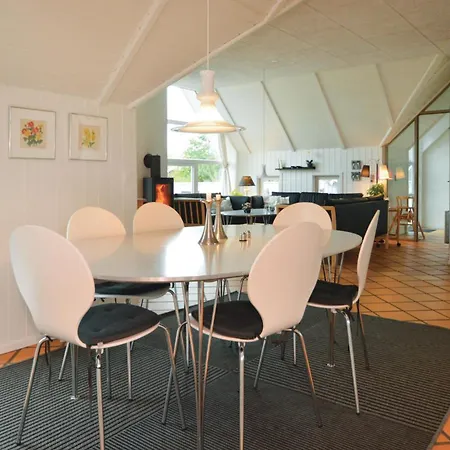 Beach Front Home In Blavand With Sauna Nyaraló *